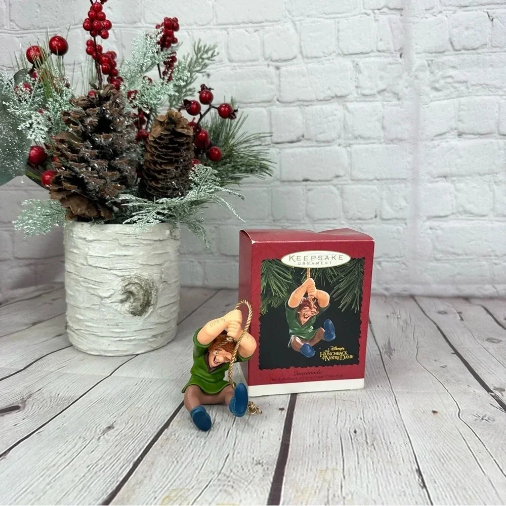 Vintage disney hallmark Keepsake Ornament 90s quasimodo hunchback of notre dame